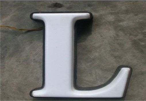 会同亚克力发光字是什么材质？
