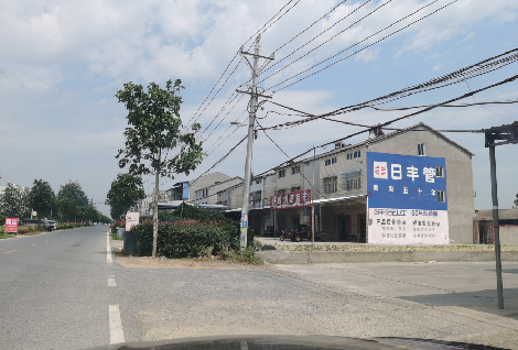 会同如何能保证墙体广告的醒目性？